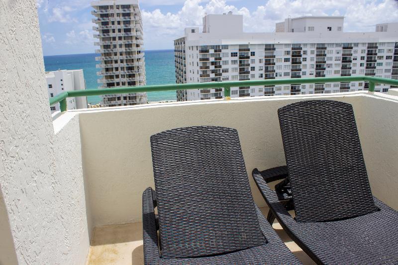 Hotel The Casablanca On The Ocean West Tower Miami Beach Exterior foto